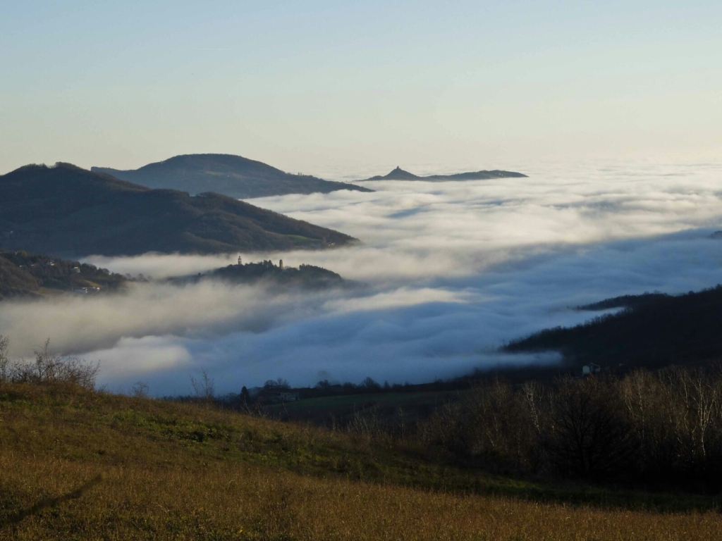 Vista da Montebello verso la bassa valle