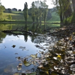 Lago di Varsi lungo il sentiero