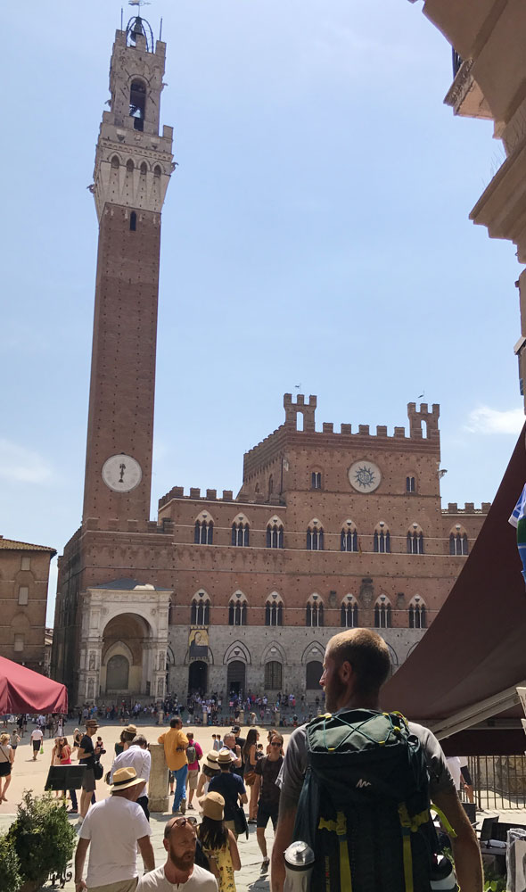 L'arrivo in Piazza del Campo a Siena